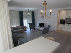 Side 3 Bedroom Apartment Alure